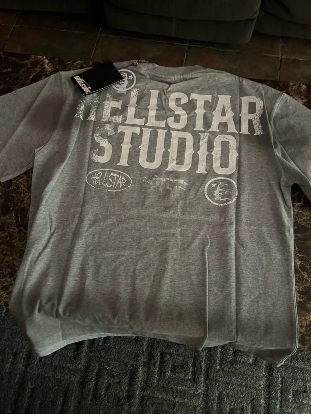 Hellstar gray tee shirt with women and muscle car - Picture 2 of 3